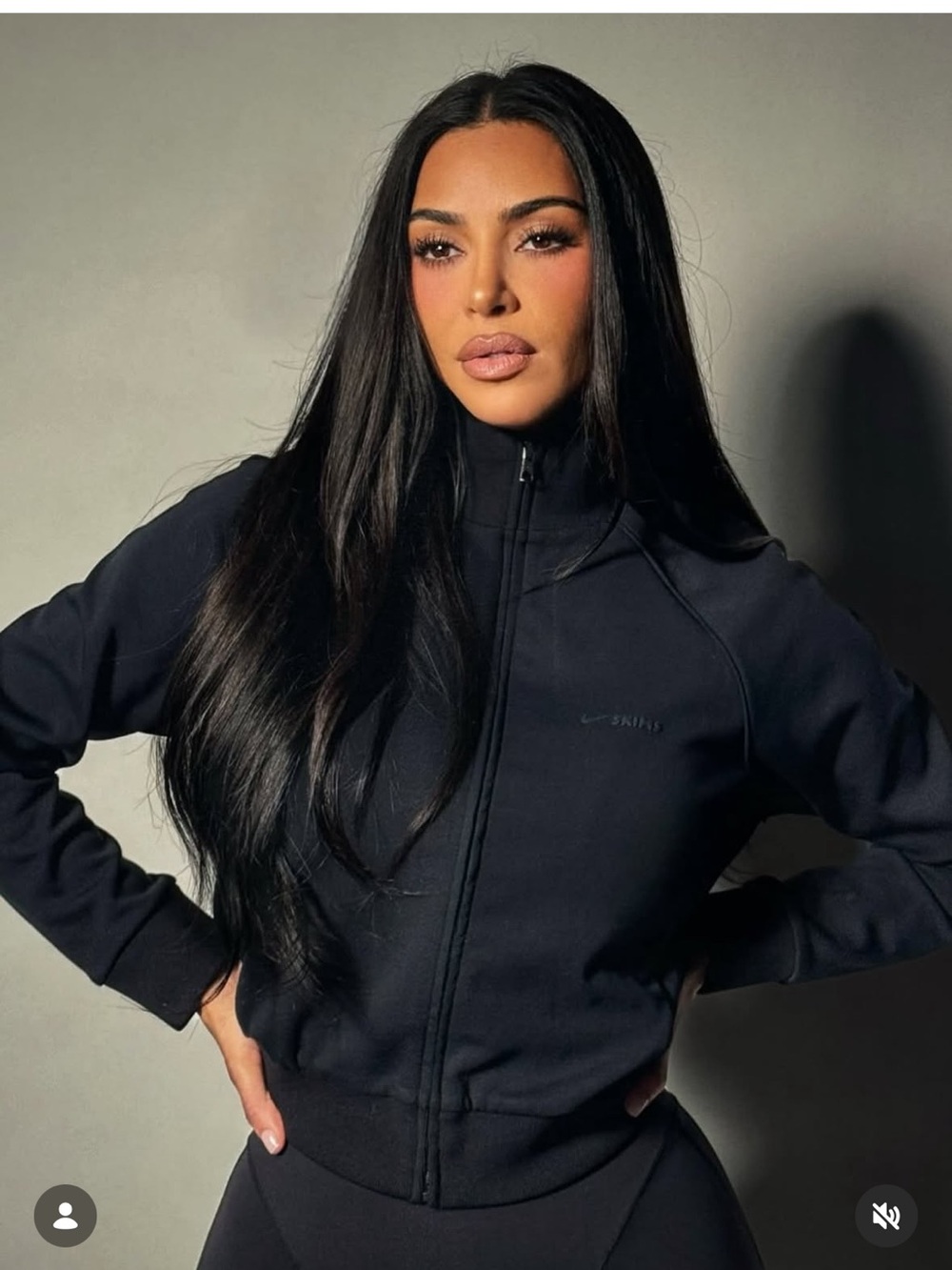 NikeSKIMS Matte Tricot Cropped Jacket – Black